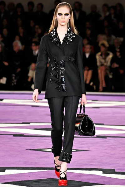Look 1